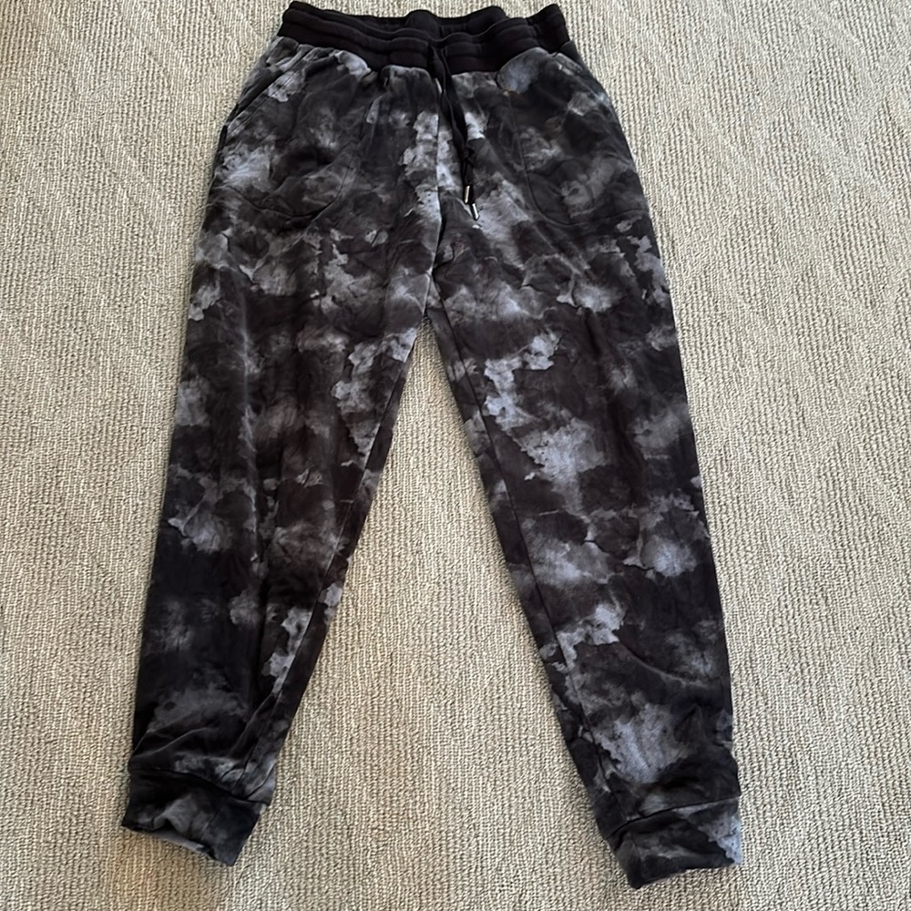 Three dots velour joggers